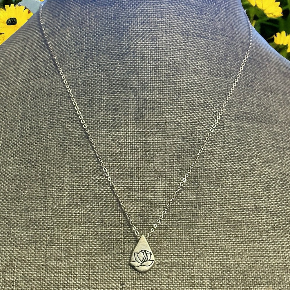 Vintage Sterling signed memorial teardrop pendant necklace